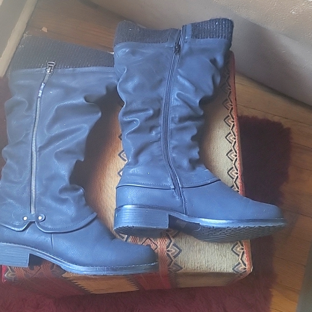 Muk Luks boots